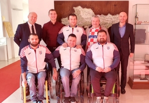 Zamjenik župana Tomislav Paljak primio Hrvatsku rukometnu reprezentaciju u kolicima