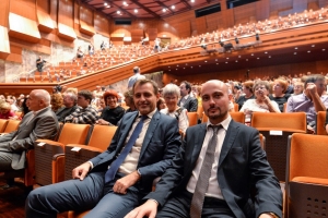 U izvedbi Carmine Burane u Mariboru uživali i predsjednik Državnog zbora Dejan Židan, ministar obrazovanja Jernej Pikalo te zamjenik župana Robert Vugrin