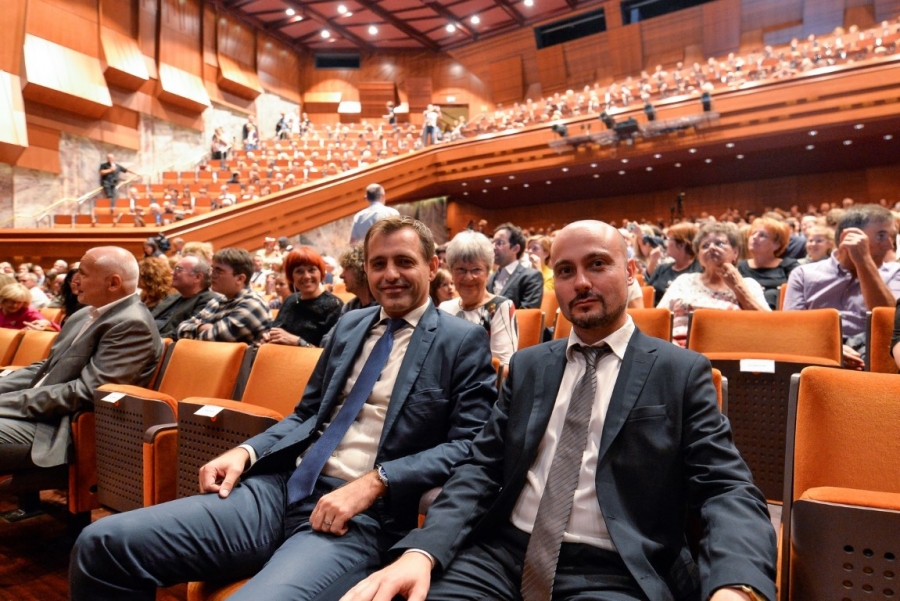 U izvedbi Carmine Burane u Mariboru uživali i predsjednik Državnog zbora Dejan Židan, ministar obrazovanja Jernej Pikalo te zamjenik župana Robert Vugrin
