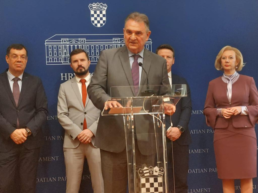 Čačić: &bdquo;Ovim promjenama u mirovinskom sustavu HDZ dobiva jo&scaron; jedan način da pro&scaron;iri klijentelističko-koruptivne odnose u Hrvatskoj&ldquo;