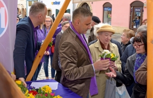 Reformisti diljem Grada Varaždina podijelili brojne jaglace te ženama čestitali 8. ožujka Međunarodni dan žena