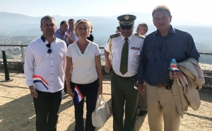 Radimir Čačić i atalija Martinčević na sredi&scaron;njoj proslavi Dana pobjede i domovinske zahvalnosti u Kninu