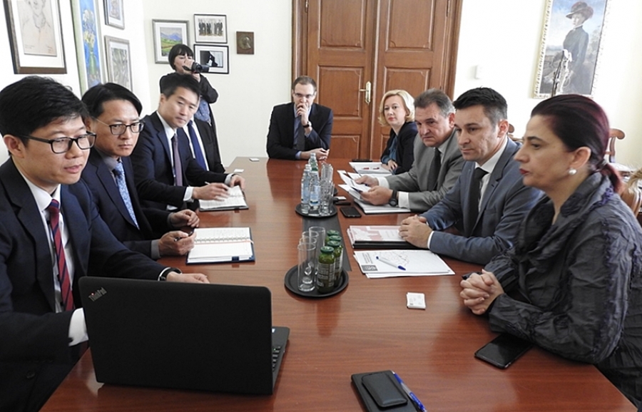 Župan Čačić sa suradnicima održao radni sastanak s korejskim investitorima: ne želimo i ne smijemo vi&scaron;e razgovarati o cijeni radne snage koja je ispod 1000 eura