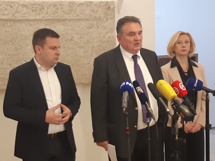 Čačić: "Ukrajince koje će Hrvatska prihvatiti ne smijemo tretirati kao izbjeglice već kao svoje sugrađane."