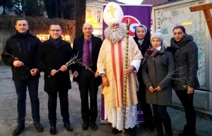 Topličanci na trgu dočekali Svetog Nikolu!