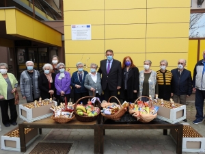 Župan Čačić korisnicima Doma za starije i nemoćne poželio Sretan Uskrs uz prigodne pakete