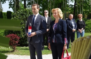 Položeni vijenci za poginule pripadnike 104. brigade Hrvatske vojske, a odana počast i poginulim antifa&scaron;istima